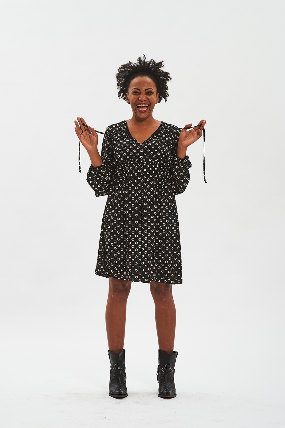 abito nero donna con pattern gattini fisto firenze